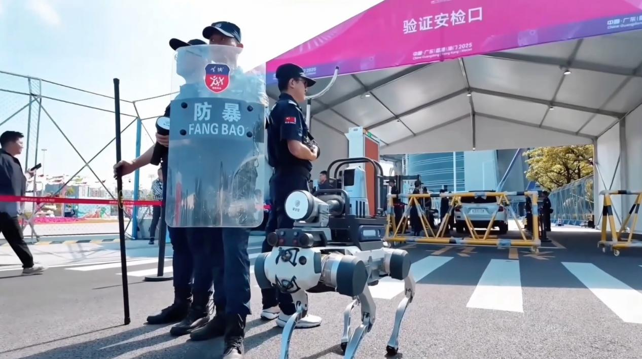 安防机器人选购攻略：看性能、验实战、算总账